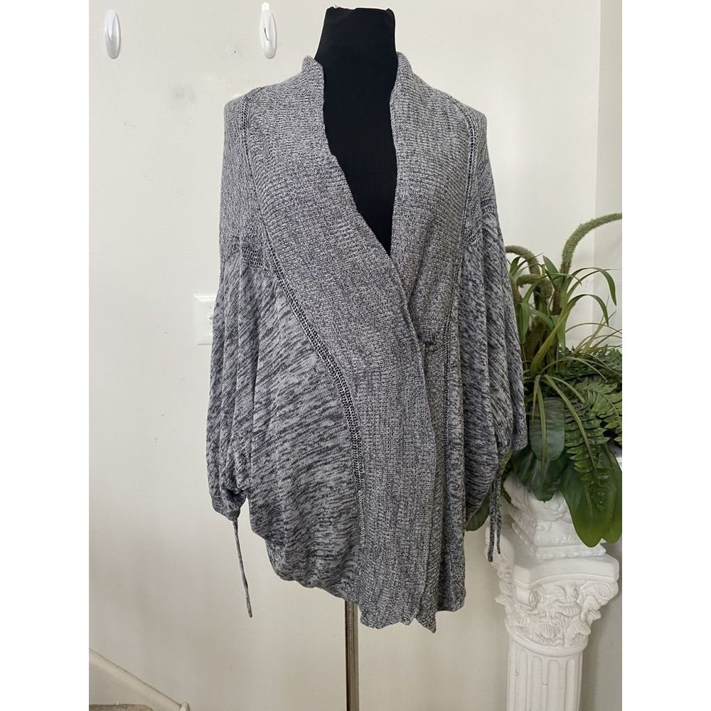 Lululemon‎ Asymmetric Ruffled Gray Loose fitting knit Cardigan Sweater Size M/L